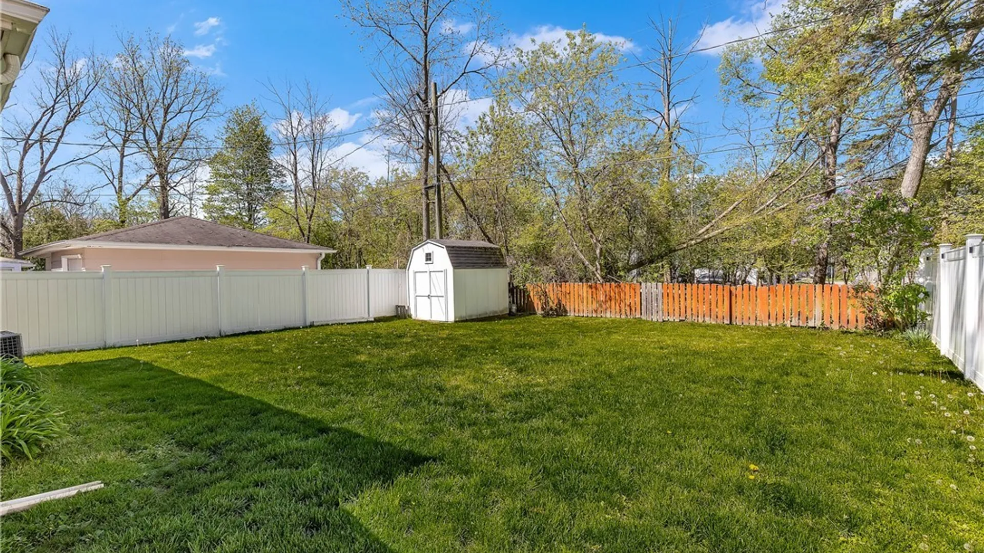 Property at 43 Glendale Drive, Lancaster, NY 14086 33