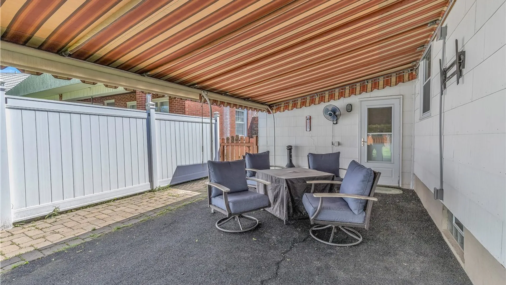 Property at 43 Glendale Drive, Lancaster, NY 14086 5