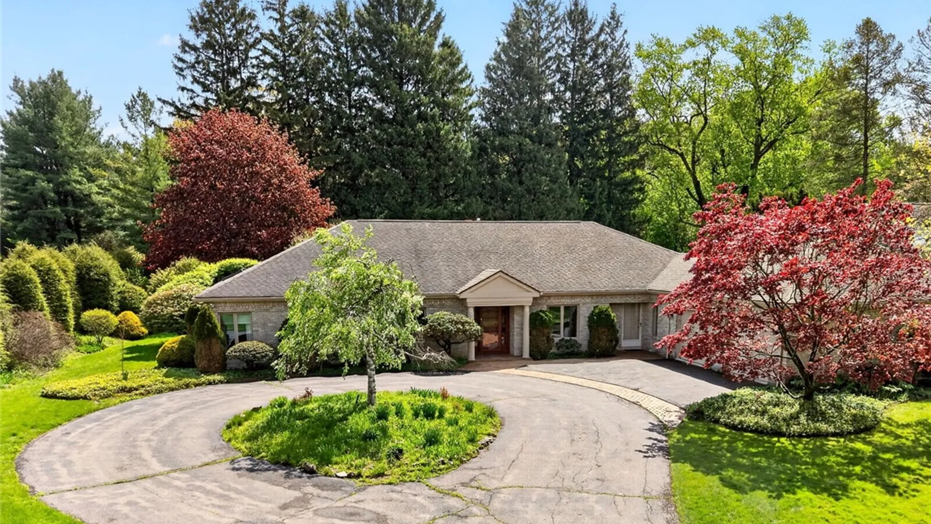 Property at 4 Malm Lane, Pittsford, NY 14618 2