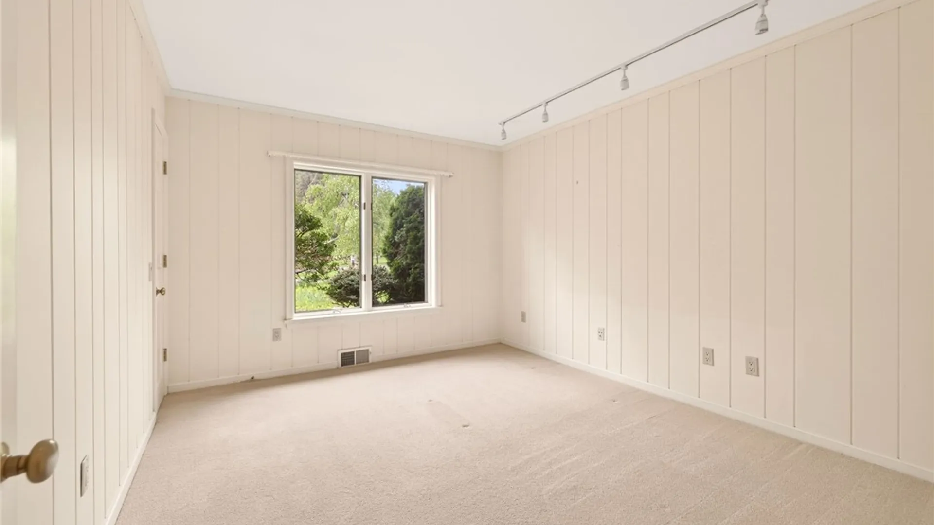 Property at 4 Malm Lane, Pittsford, NY 14618 22