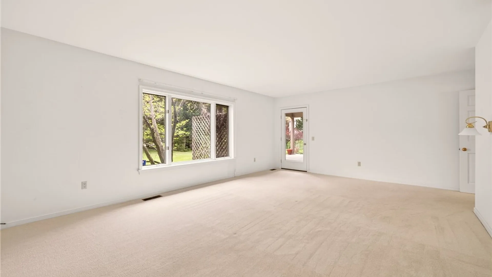 Property at 4 Malm Lane, Pittsford, NY 14618 24