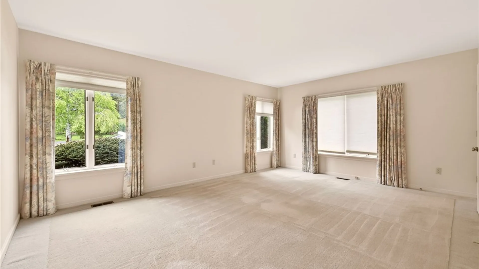 Property at 4 Malm Lane, Pittsford, NY 14618 26