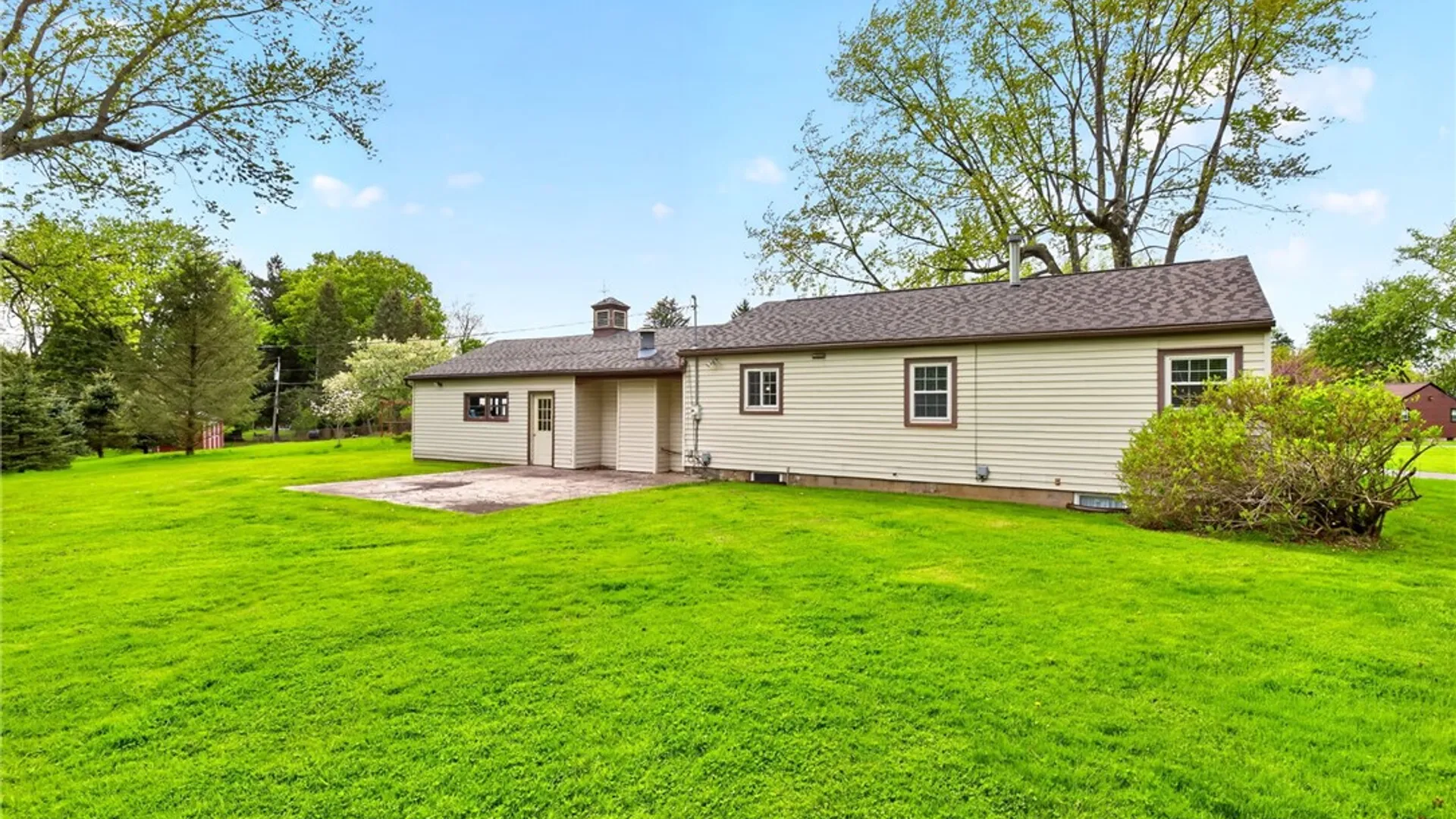 Property at 127 Creek Hill Lane, Penfield, NY 14625 19