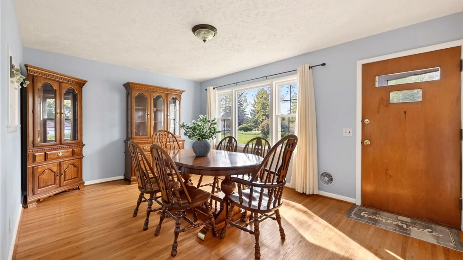 Property at 127 Creek Hill Lane, Penfield, NY 14625 5