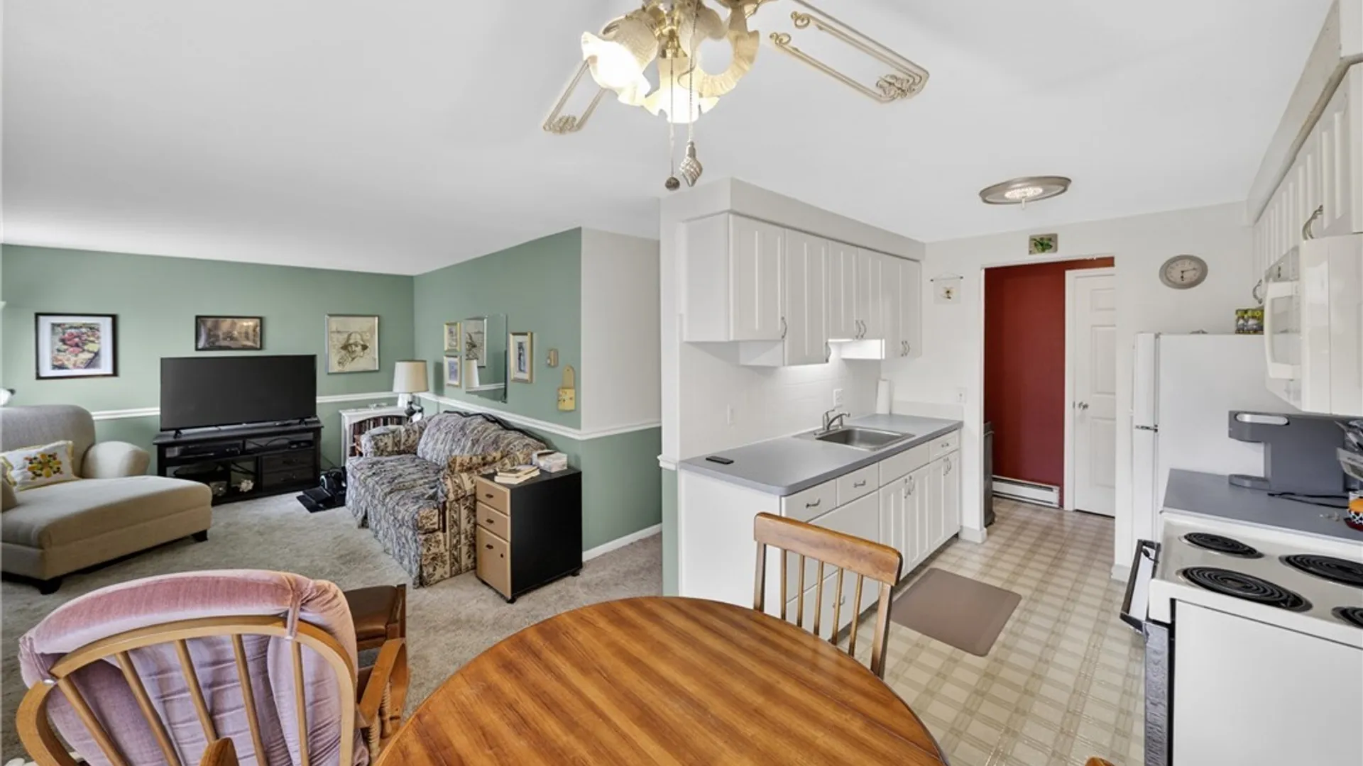 Property at 8 Watertree Drive, DeWitt, NY 13057 21