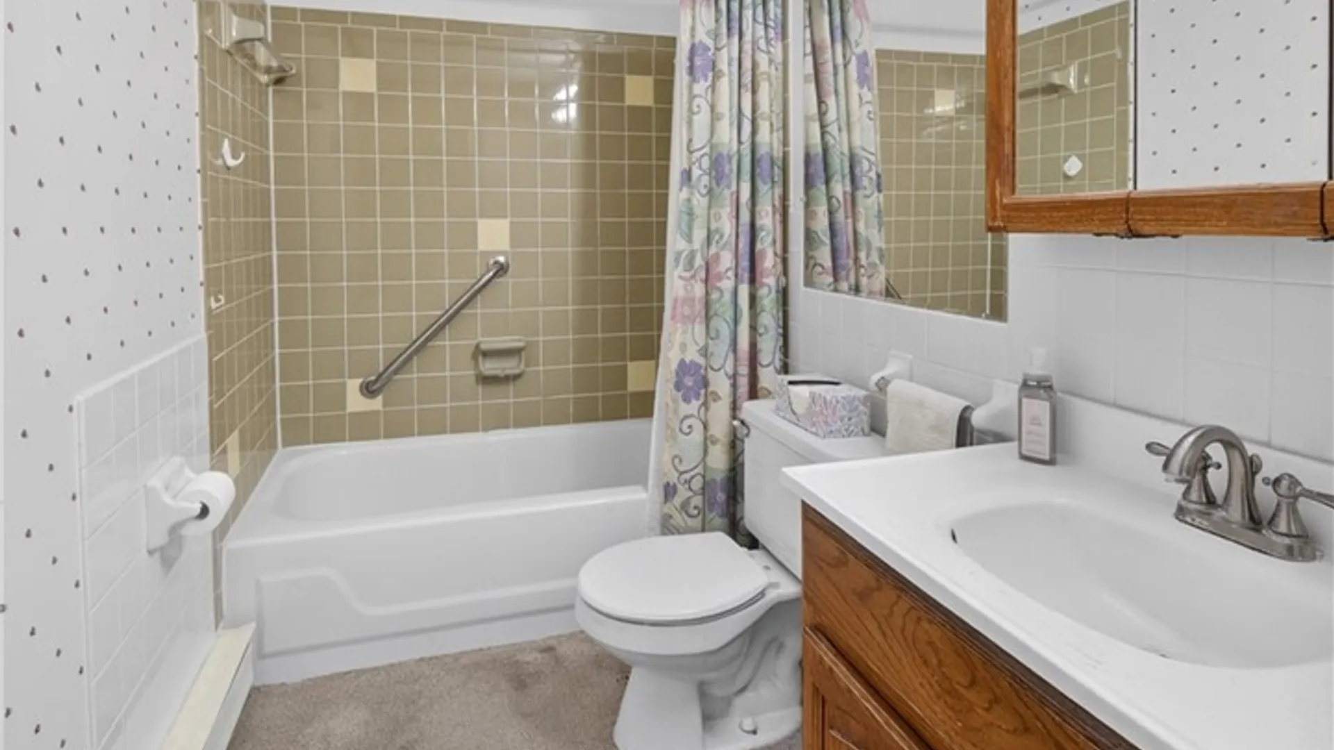Property at 8 Watertree Drive, DeWitt, NY 13057 25