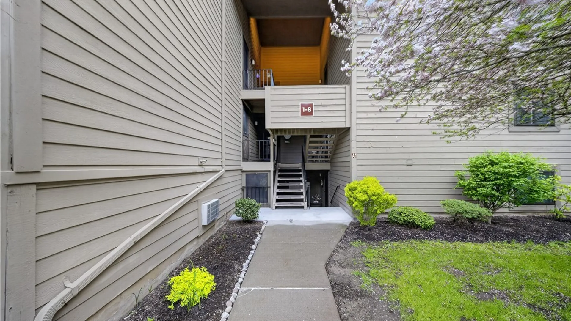 Property at 8 Watertree Drive, DeWitt, NY 13057 7