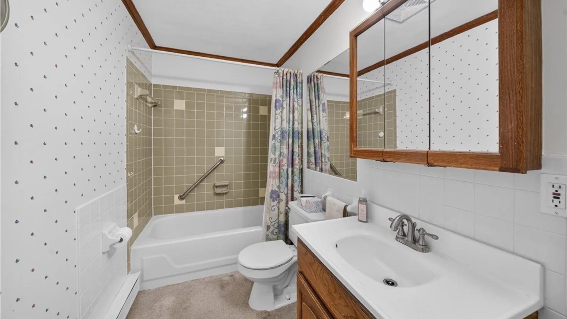 Property at 8 Watertree Drive, DeWitt, NY 13057 24