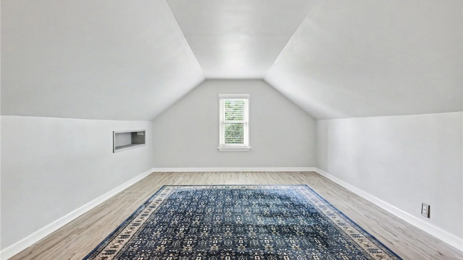 Property at 30 Idyllwood Lane, Irondequoit, NY 14617 14