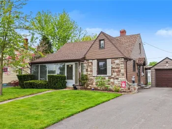 30 Idyllwood Lane, Irondequoit, NY 14617