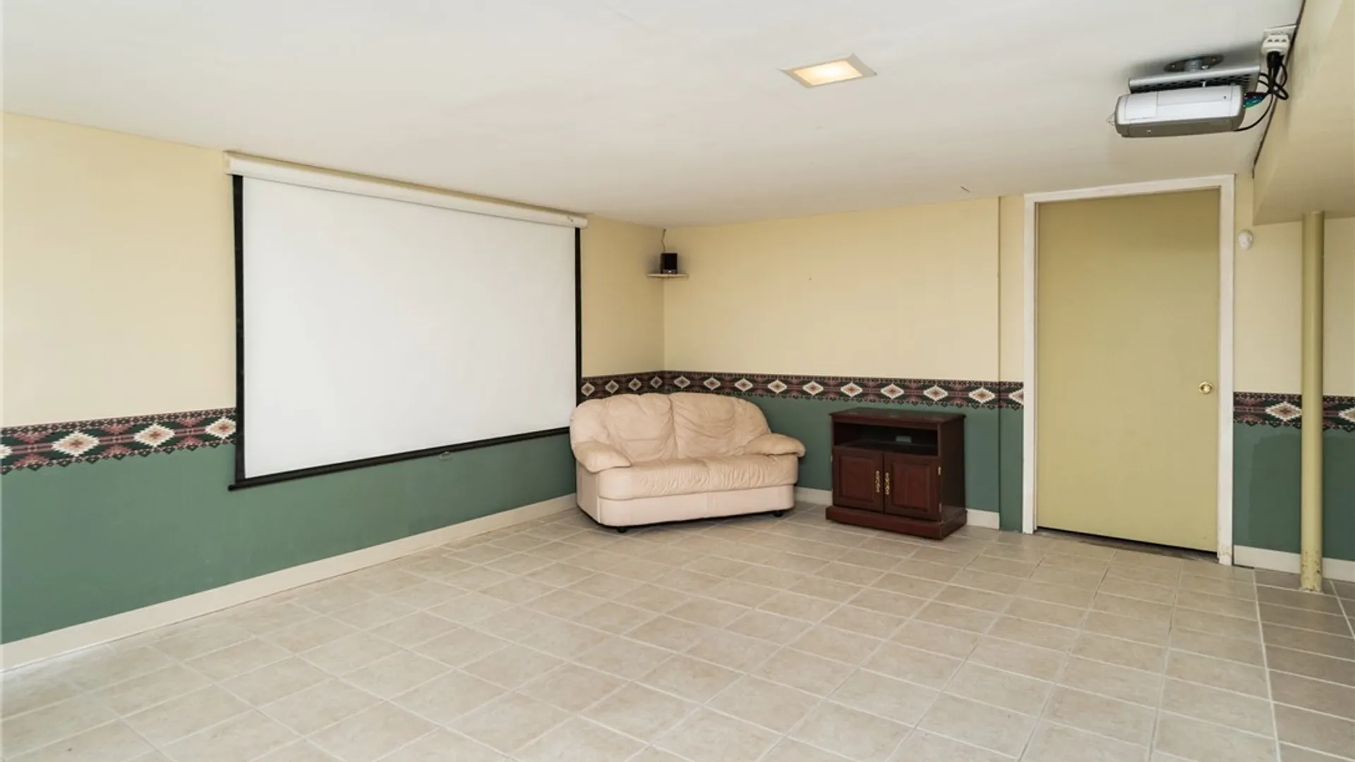 Property at 381 Old Country Road, Greece, NY 14612 35