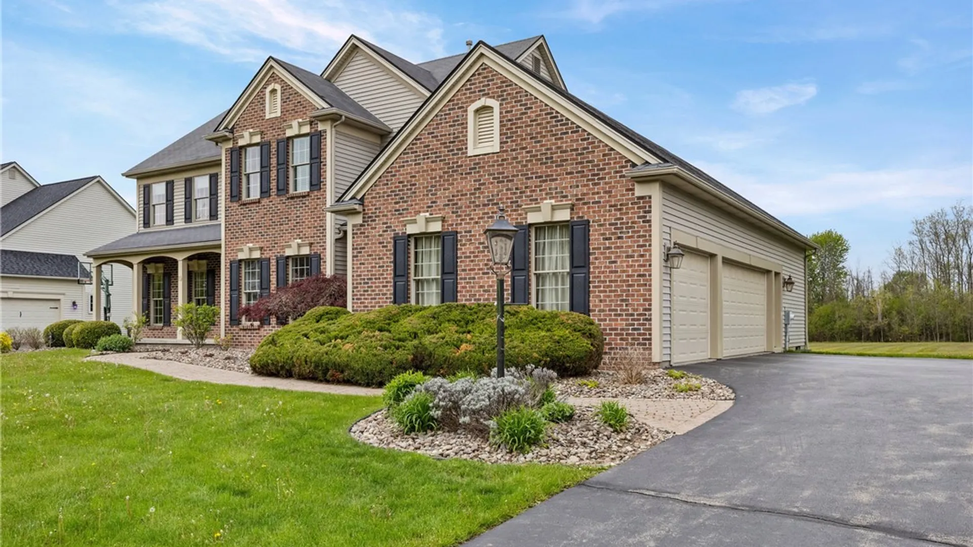 Property at 19 Delancey Court, Pittsford, NY 14534 4