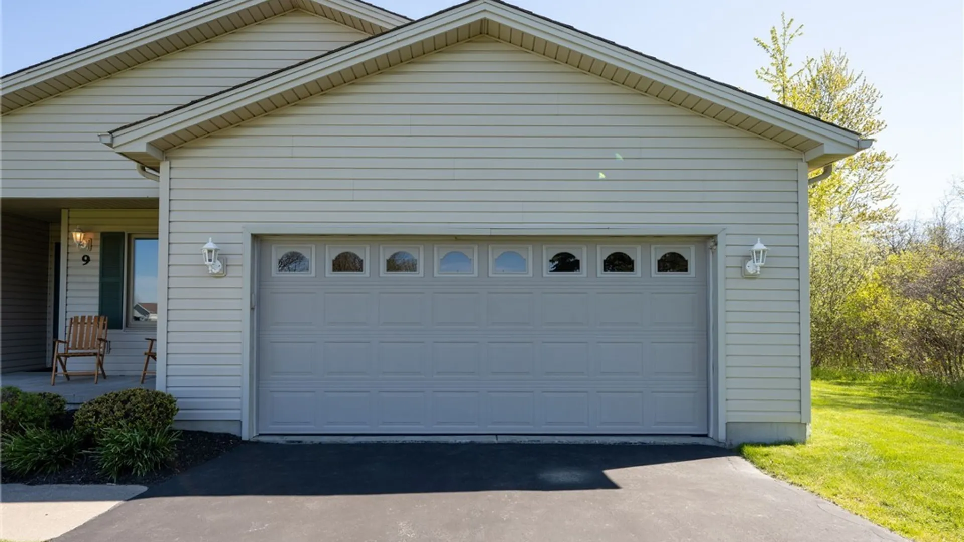 Property at 9 Alexander Parkway, Pendleton, NY 14120 2