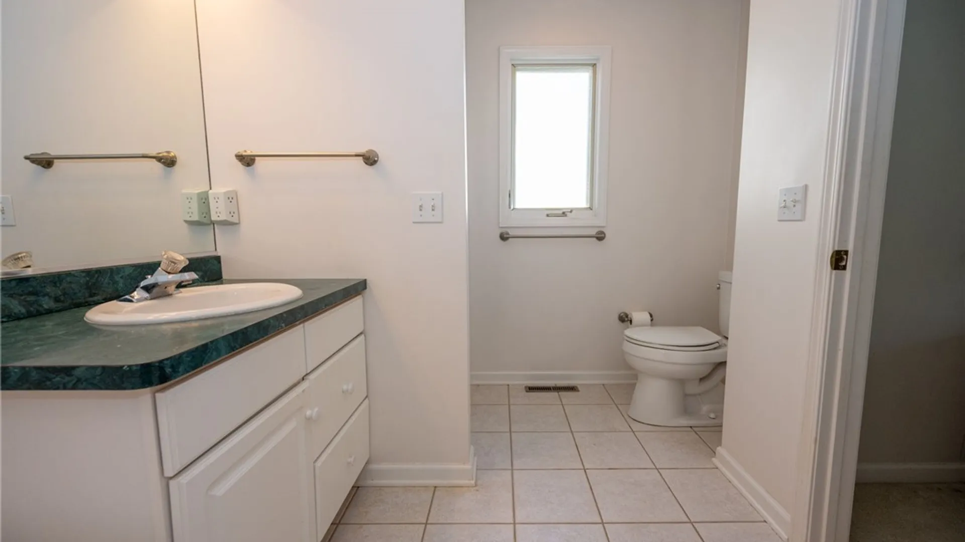 Property at 9 Alexander Parkway, Pendleton, NY 14120 23