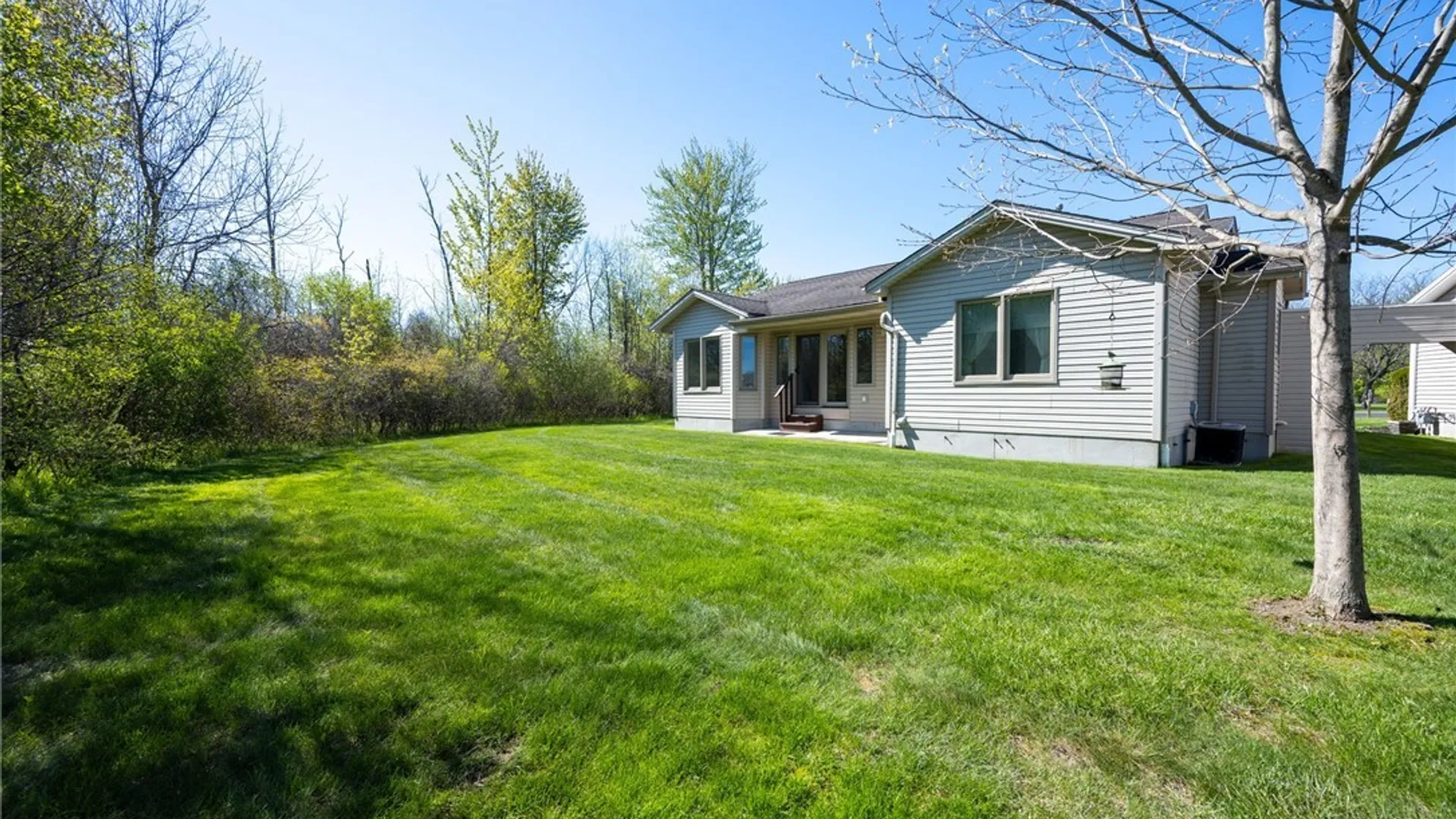 Property at 9 Alexander Parkway, Pendleton, NY 14120 35