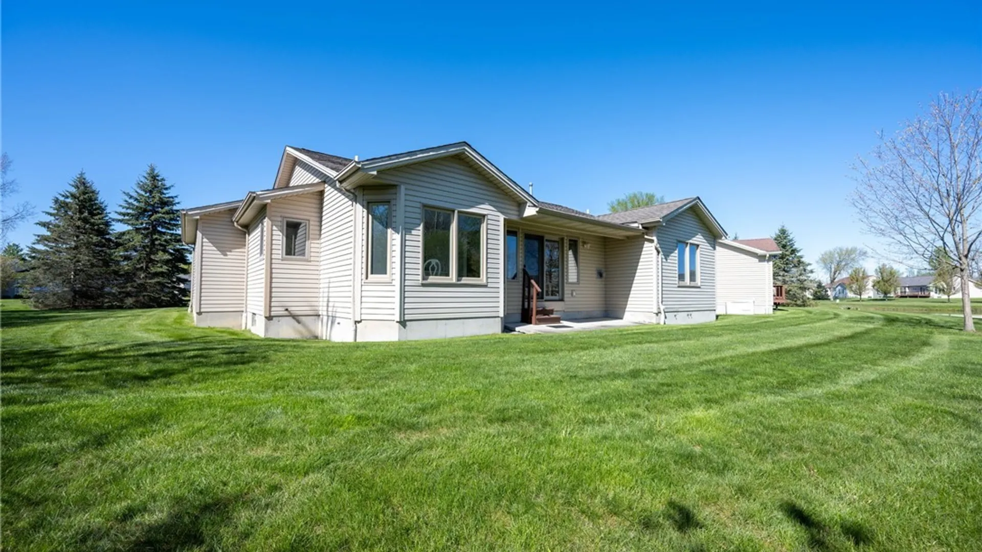 Property at 9 Alexander Parkway, Pendleton, NY 14120 37