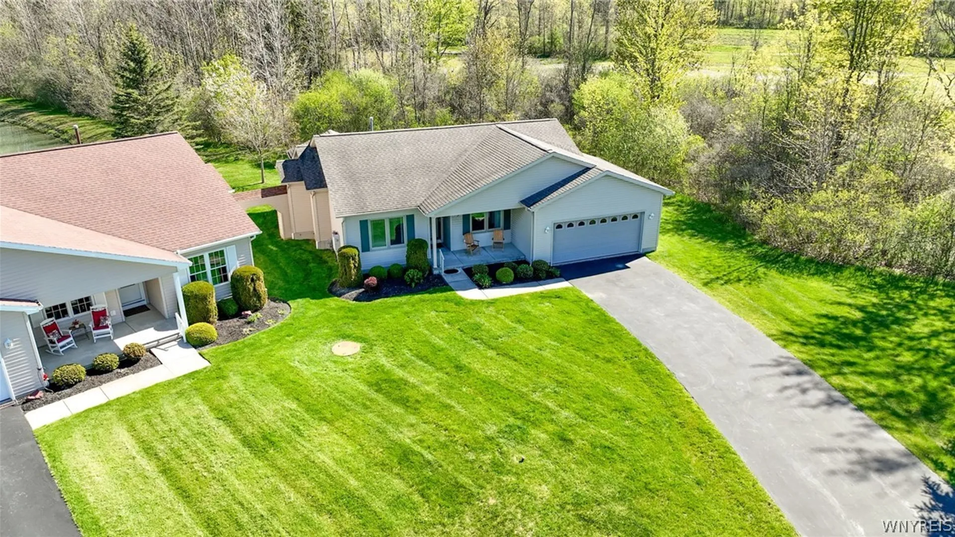 Property at 9 Alexander Parkway, Pendleton, NY 14120 42