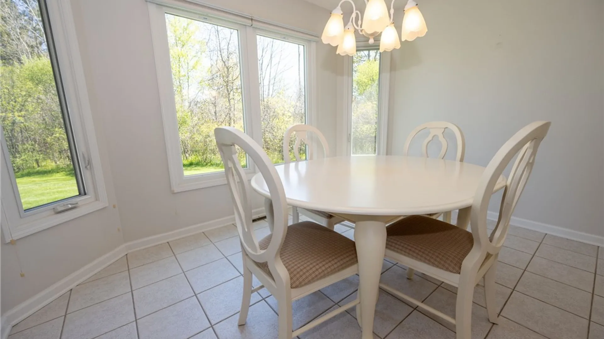 Property at 9 Alexander Parkway, Pendleton, NY 14120 18