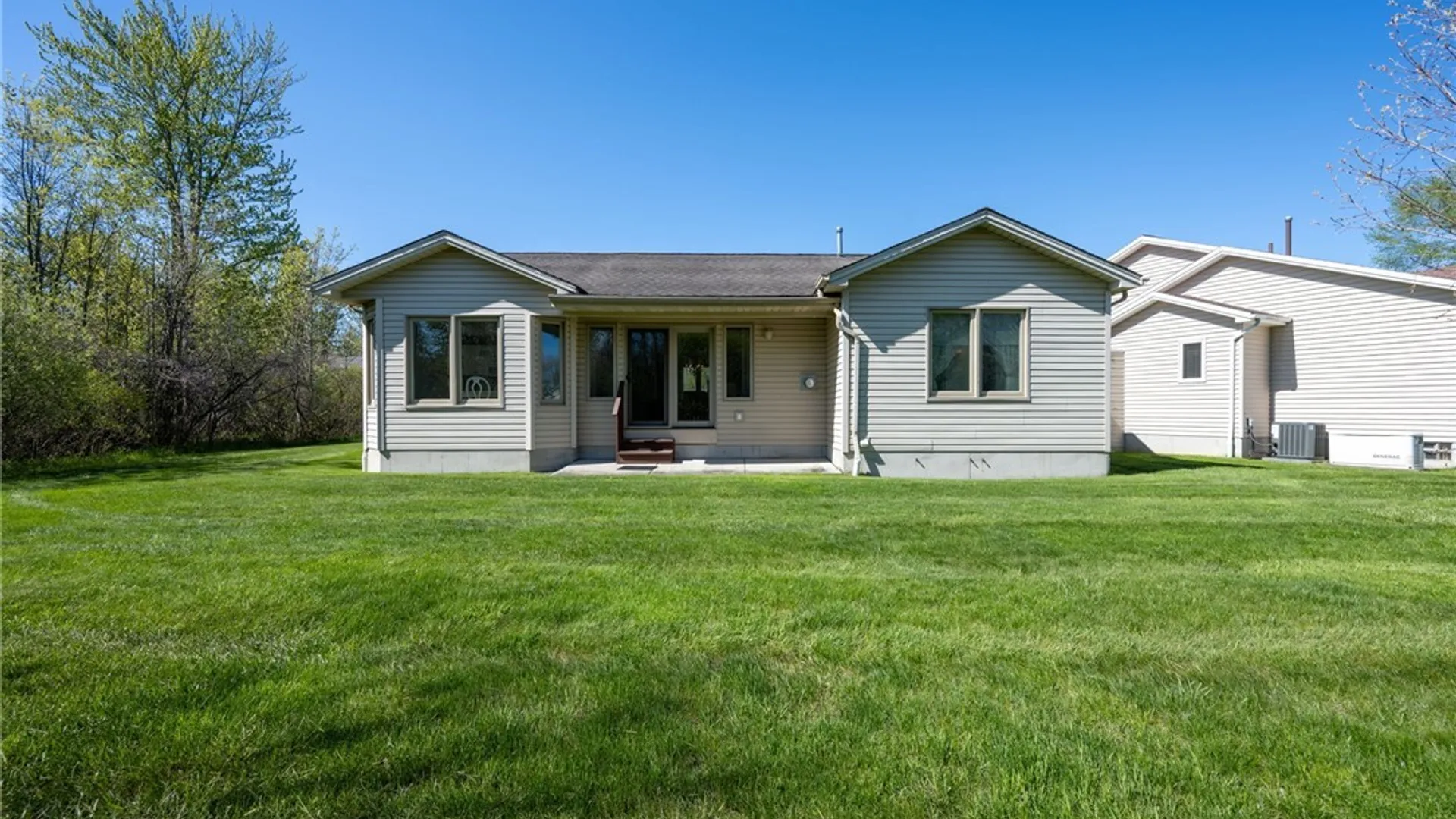Property at 9 Alexander Parkway, Pendleton, NY 14120 36