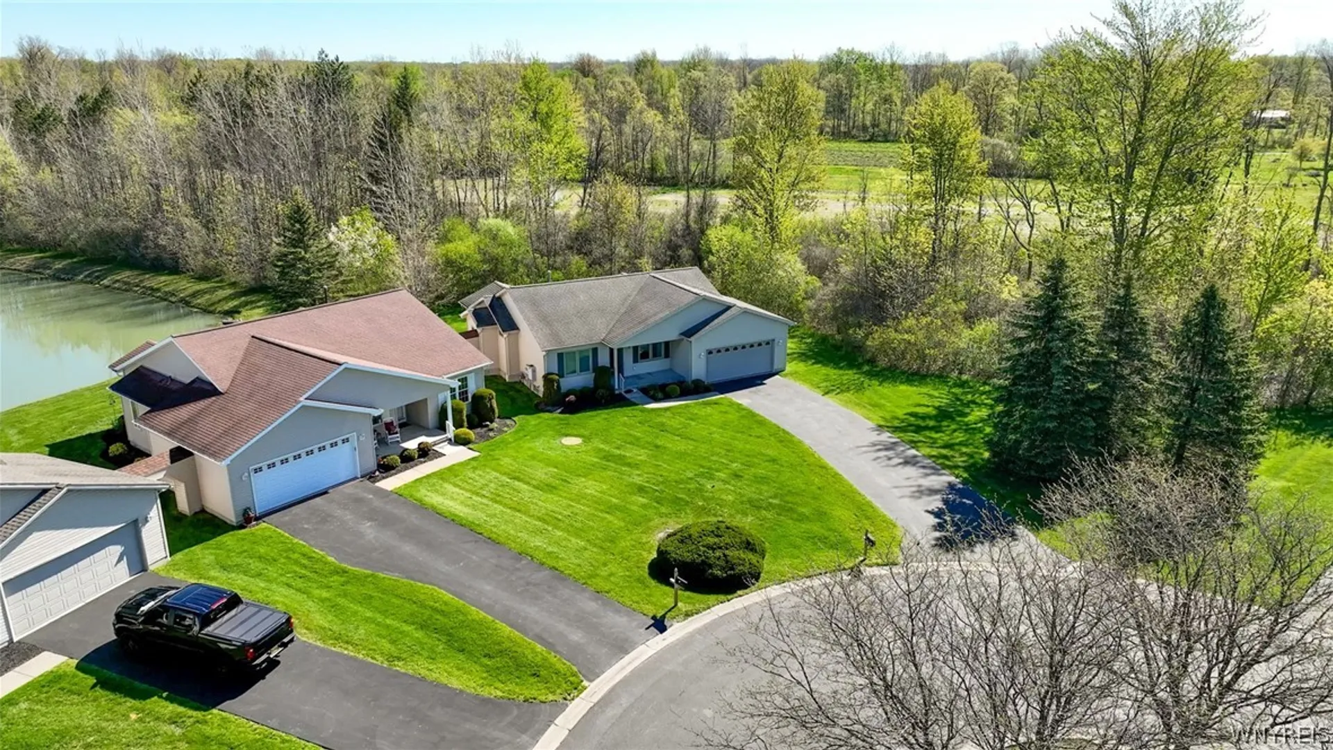Property at 9 Alexander Parkway, Pendleton, NY 14120 43