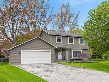 65 Olde Tavern Circle, Greece, NY 14612