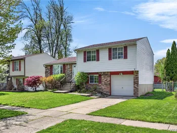 Property at 266 Peppertree Drive, Amherst, NY 14228