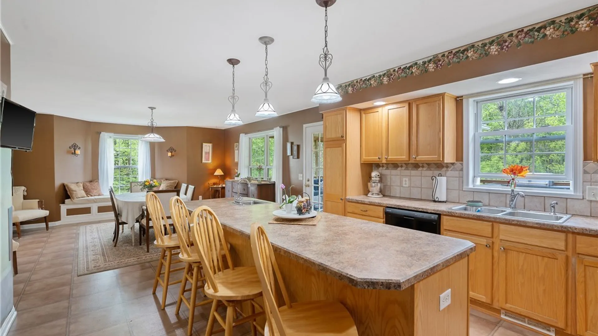 Property at 4 Kinderwood Drive, Marcellus, NY 13108 14