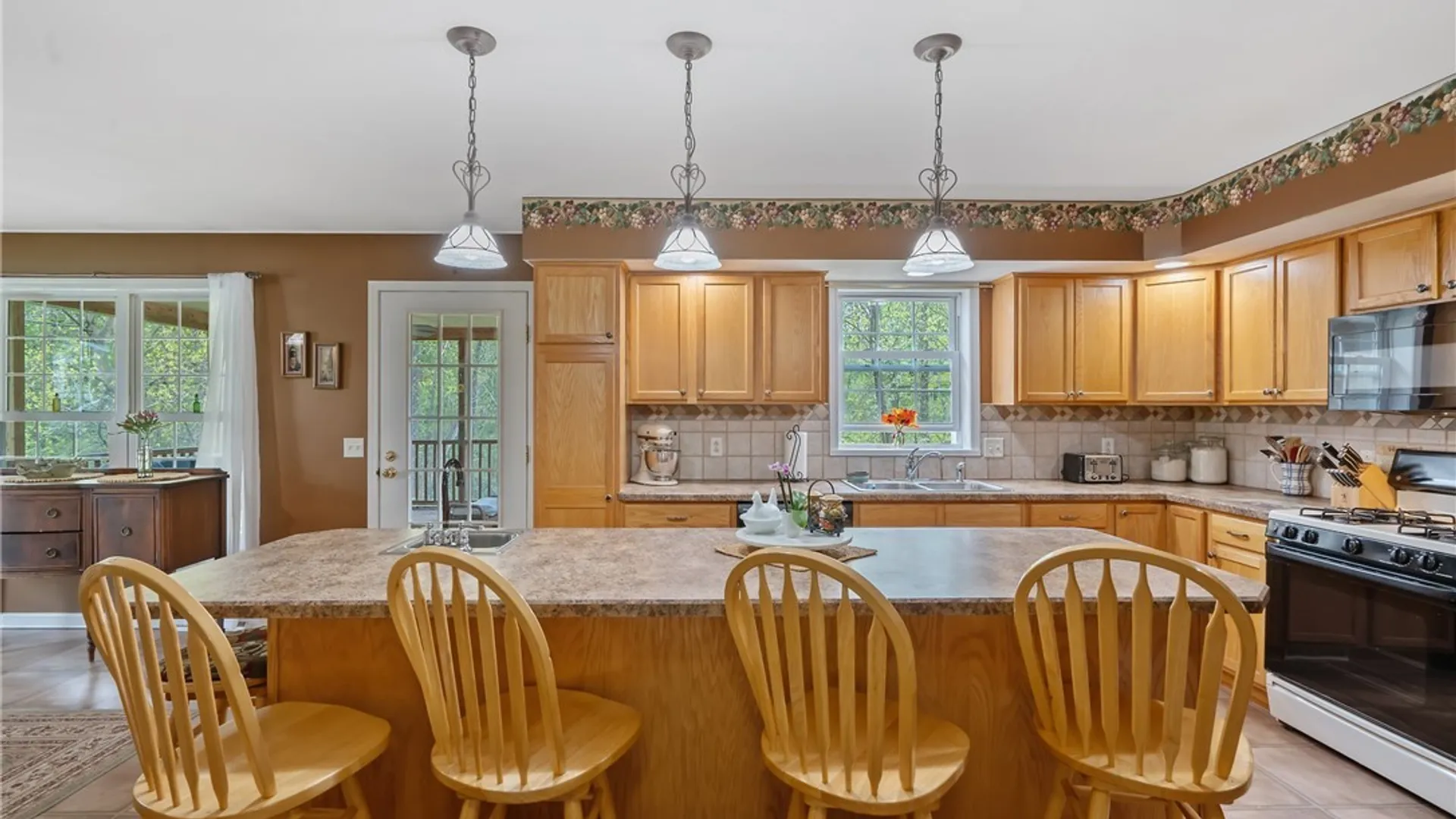 Property at 4 Kinderwood Drive, Marcellus, NY 13108 9