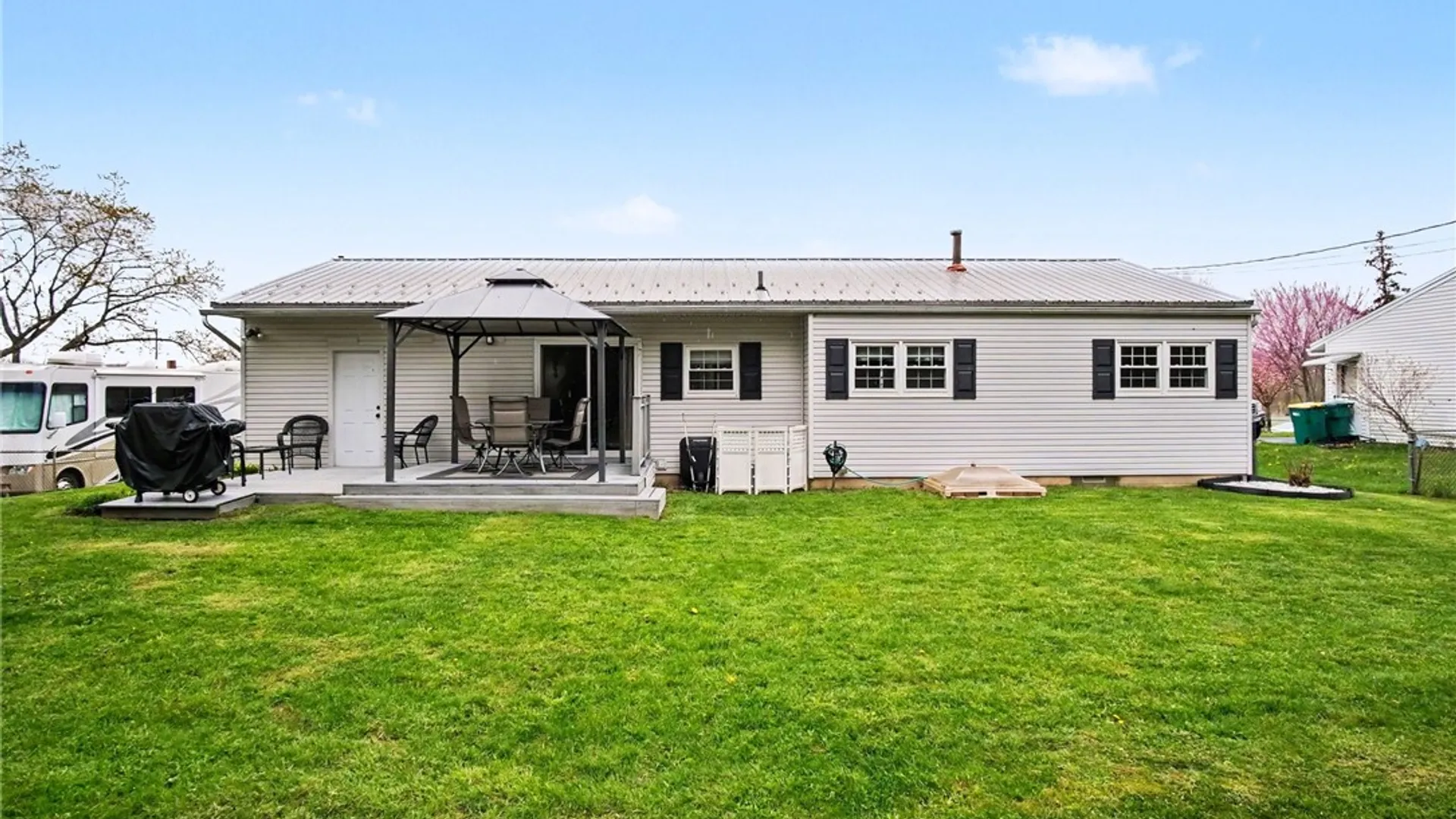 Property at 41 Authors Avenue, Henrietta, NY 14467 24