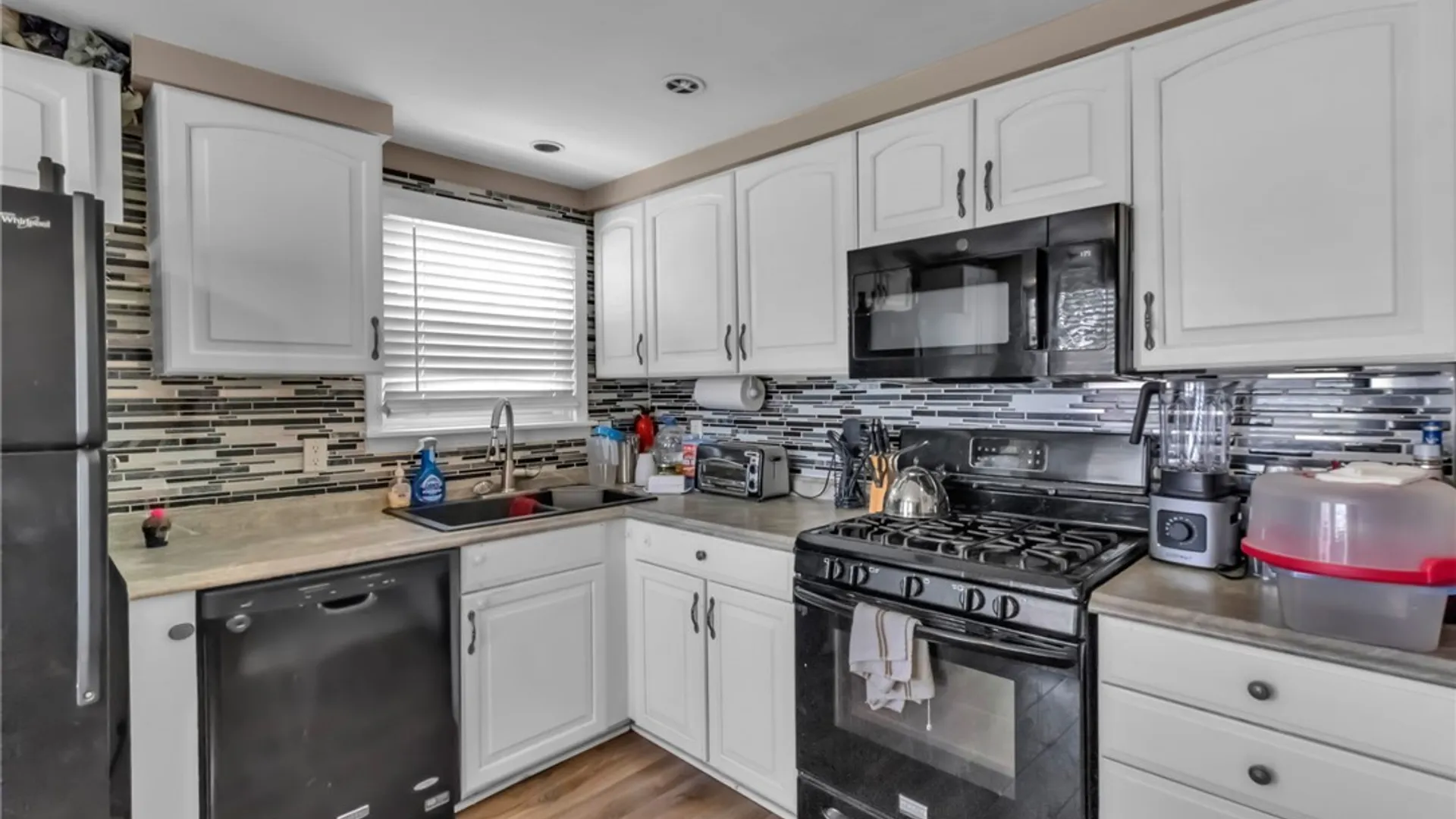 Property at 1127 Cleveland Drive, Cheektowaga, NY 14225 21