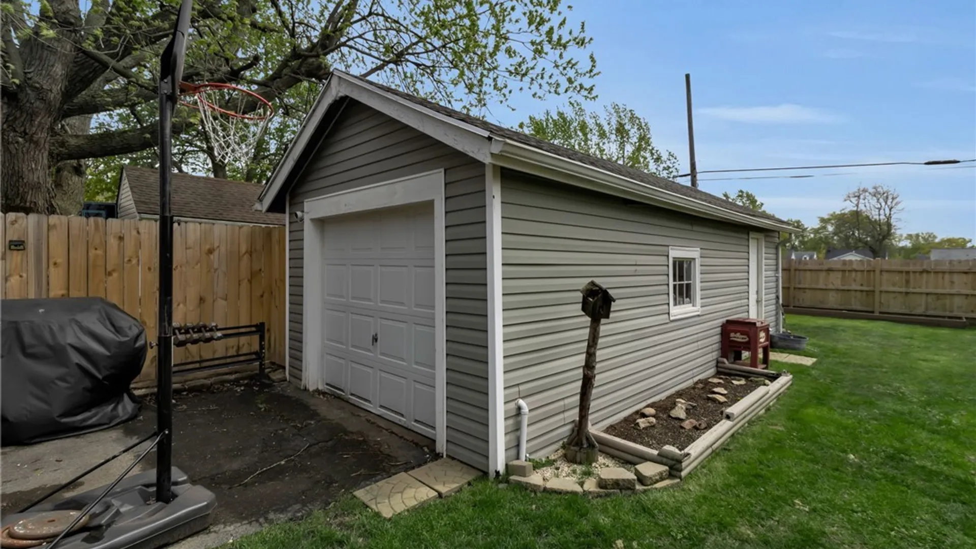 Property at 1127 Cleveland Drive, Cheektowaga, NY 14225 5