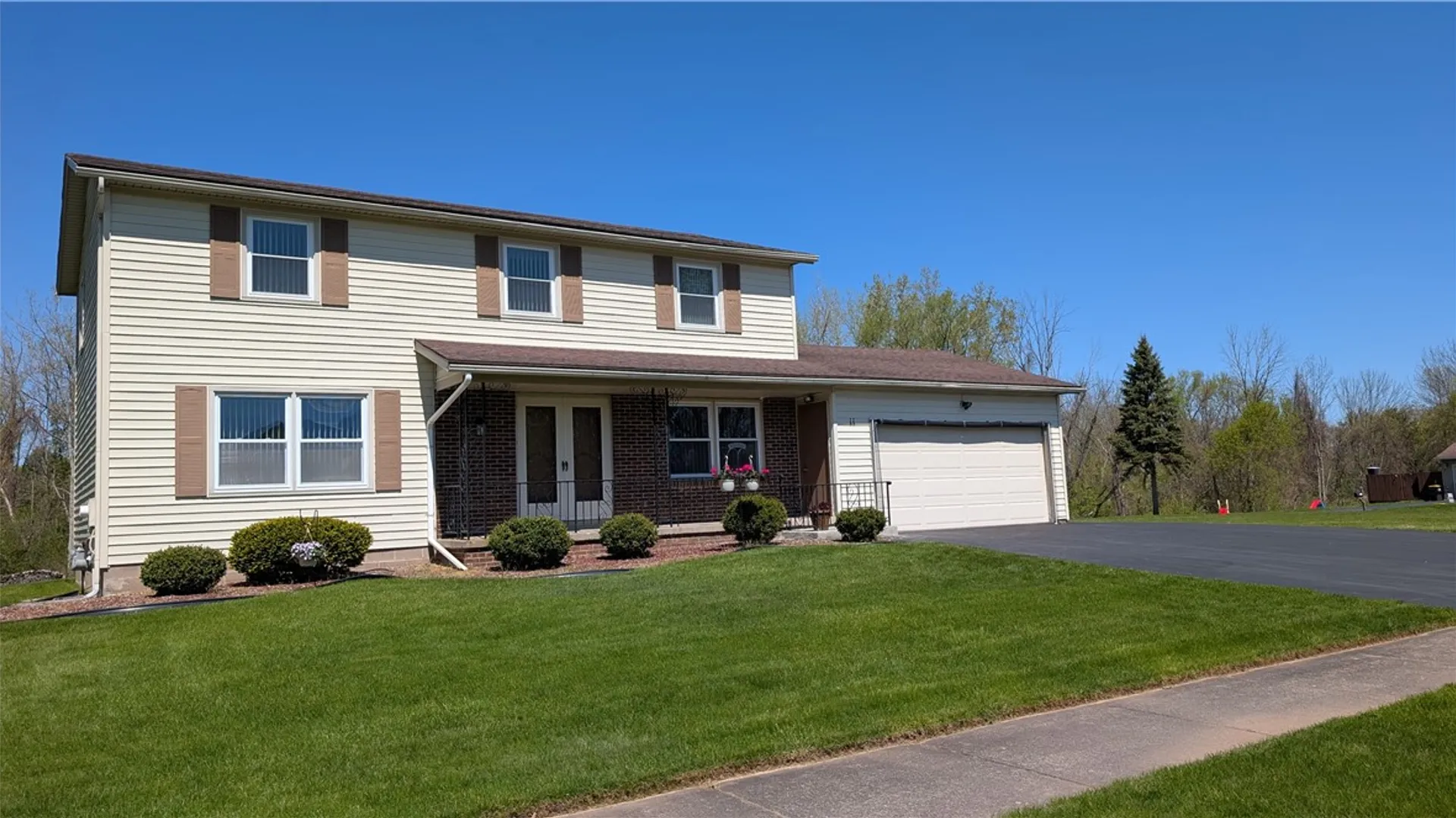 Property at 11 Barns Court, Greece, NY 14612 2
