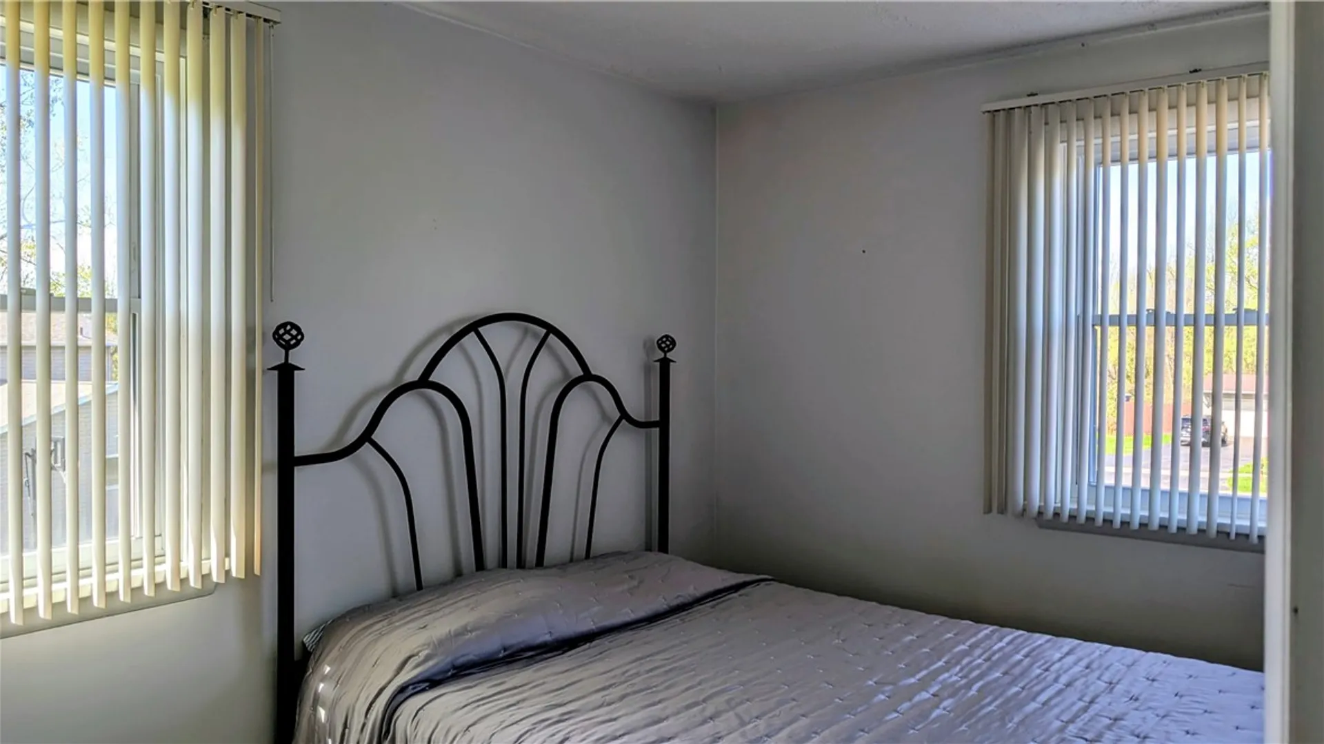 Property at 11 Barns Court, Greece, NY 14612 24
