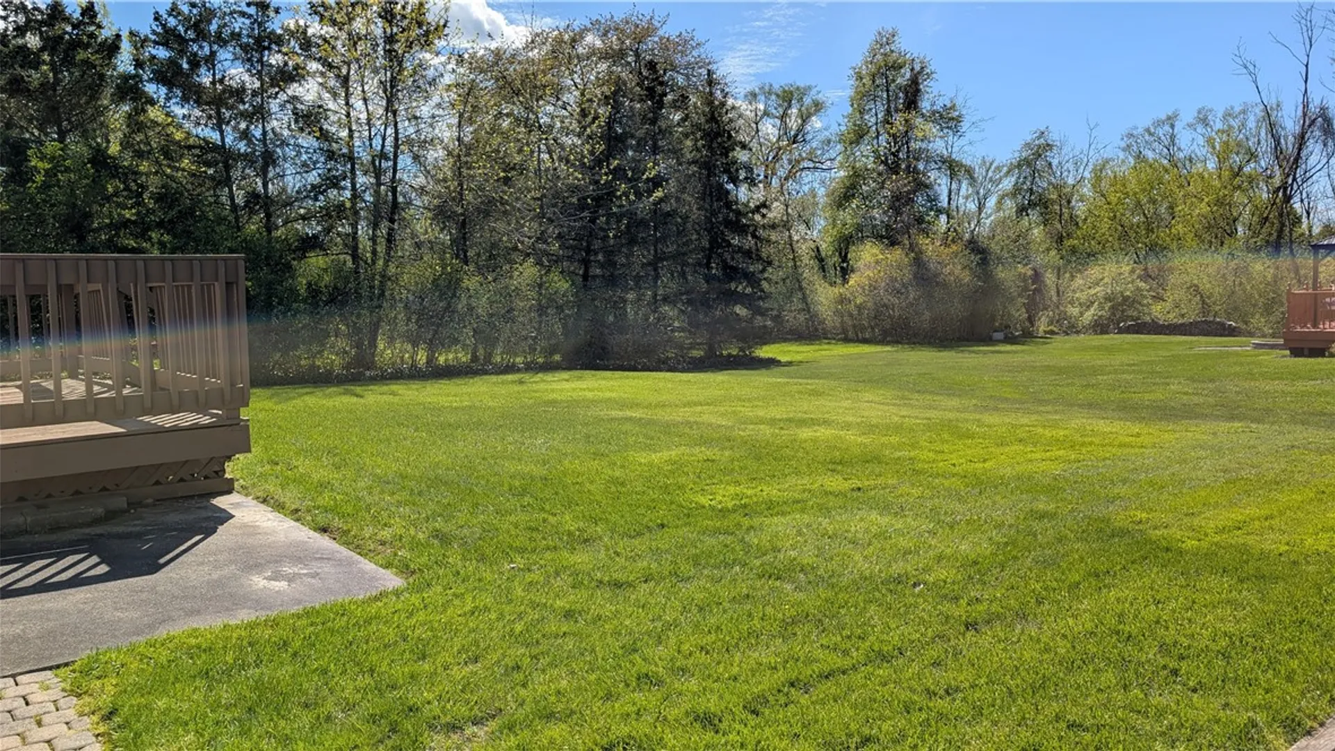 Property at 11 Barns Court, Greece, NY 14612 37