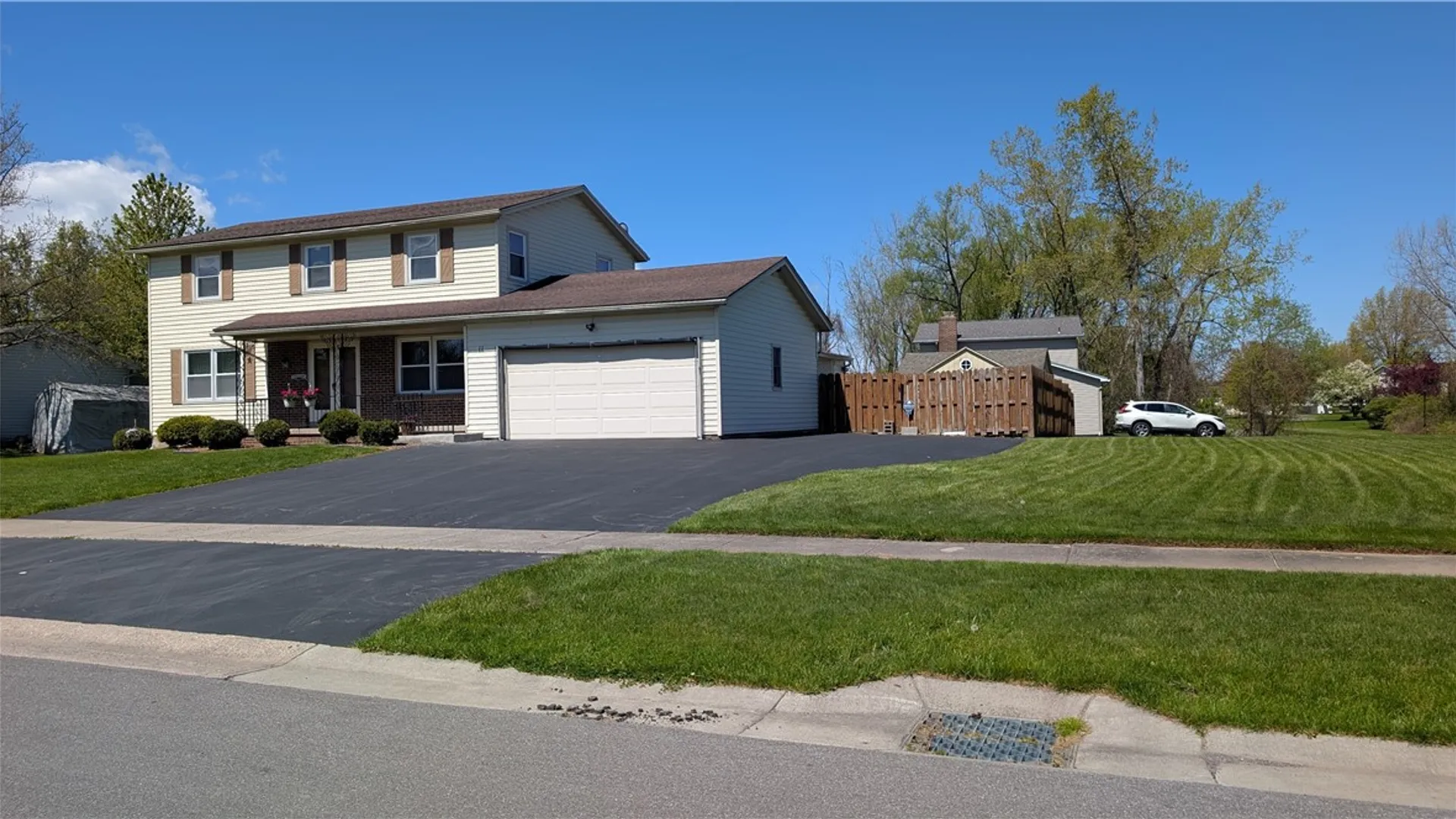 Property at 11 Barns Court, Greece, NY 14612 4