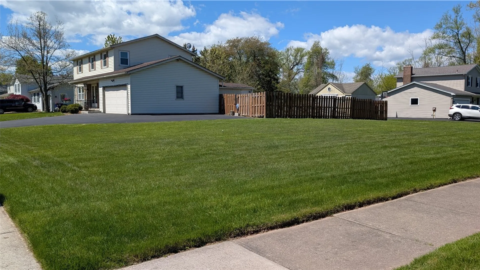 Property at 11 Barns Court, Greece, NY 14612 5