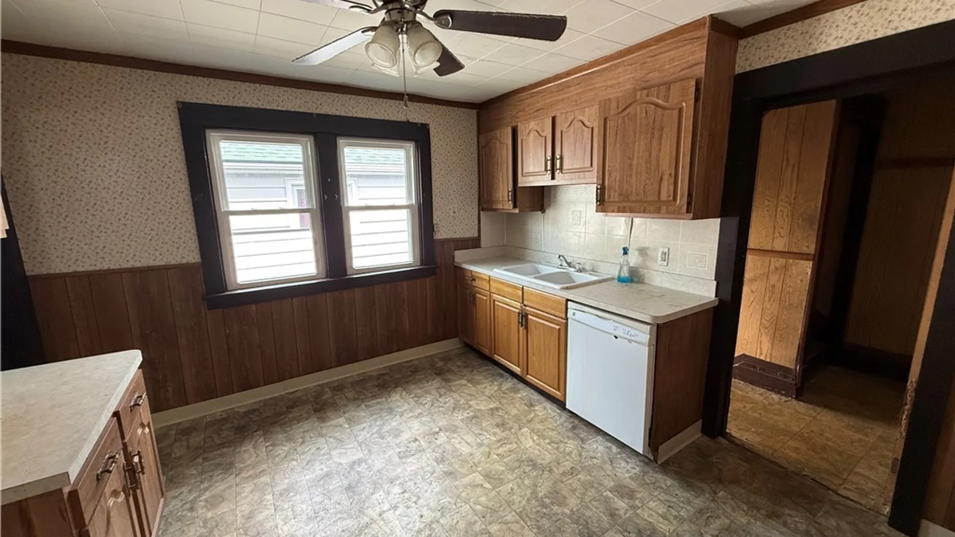 Property at 28 Ludwig Avenue, West Seneca, NY 14224 13