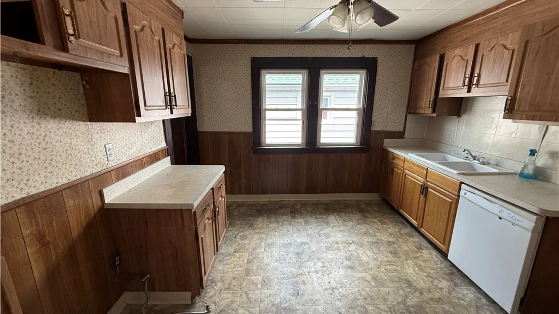 Property at 28 Ludwig Avenue, West Seneca, NY 14224 14