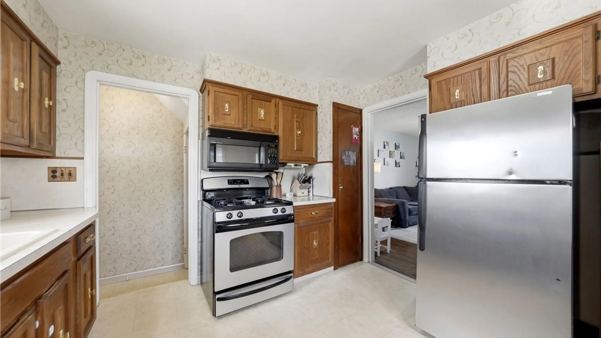 Property at 757 Moore Avenue, Tonawanda, NY 14223 28