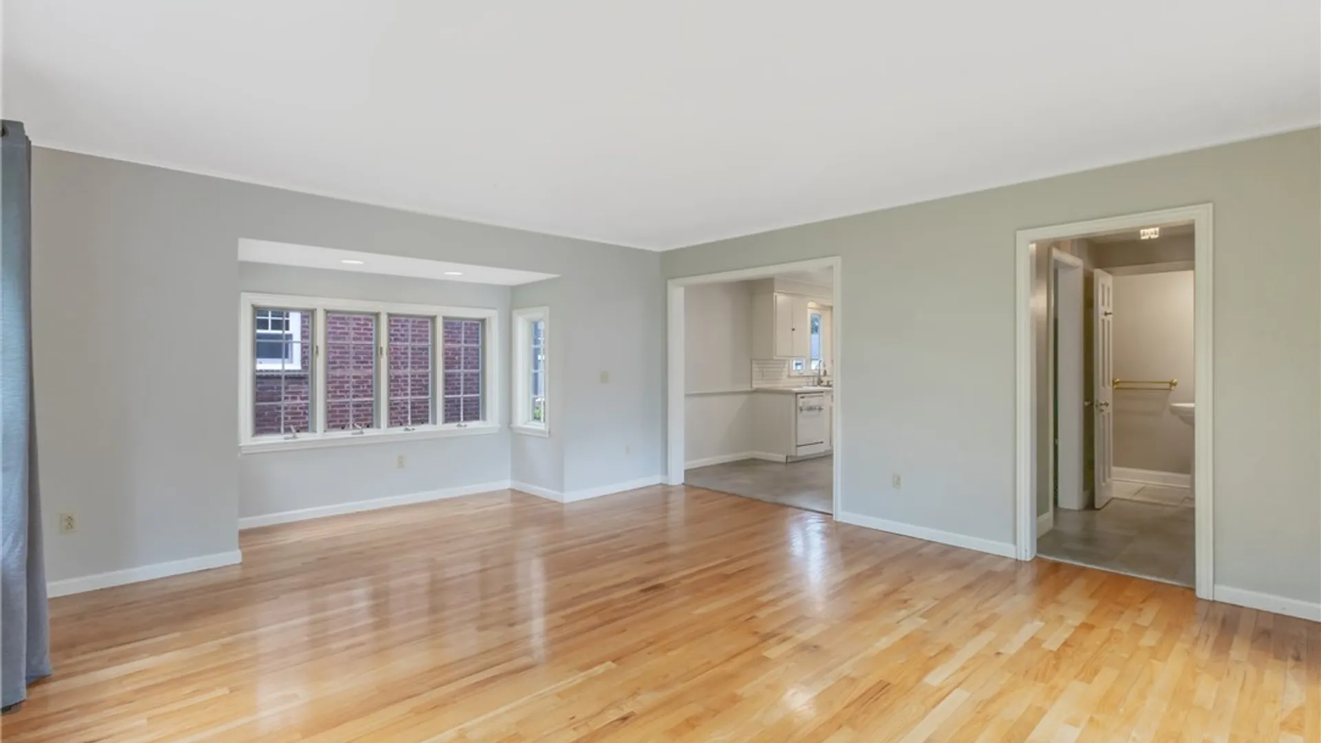 Property at 216 Strathmore Drive, Syracuse, NY 13207 12
