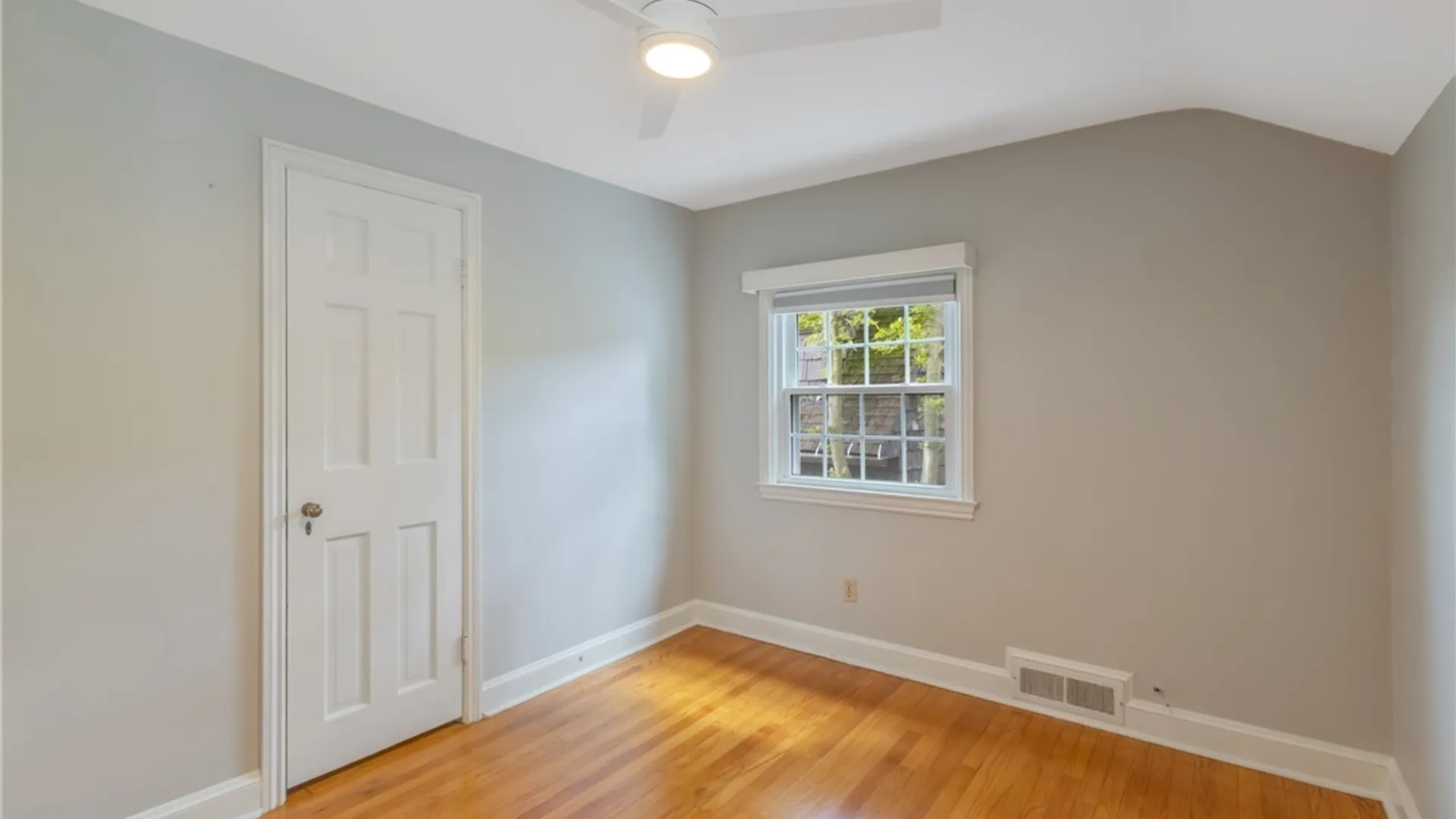 Property at 216 Strathmore Drive, Syracuse, NY 13207 25