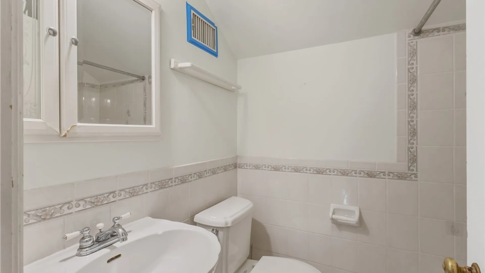 Property at 216 Strathmore Drive, Syracuse, NY 13207 28