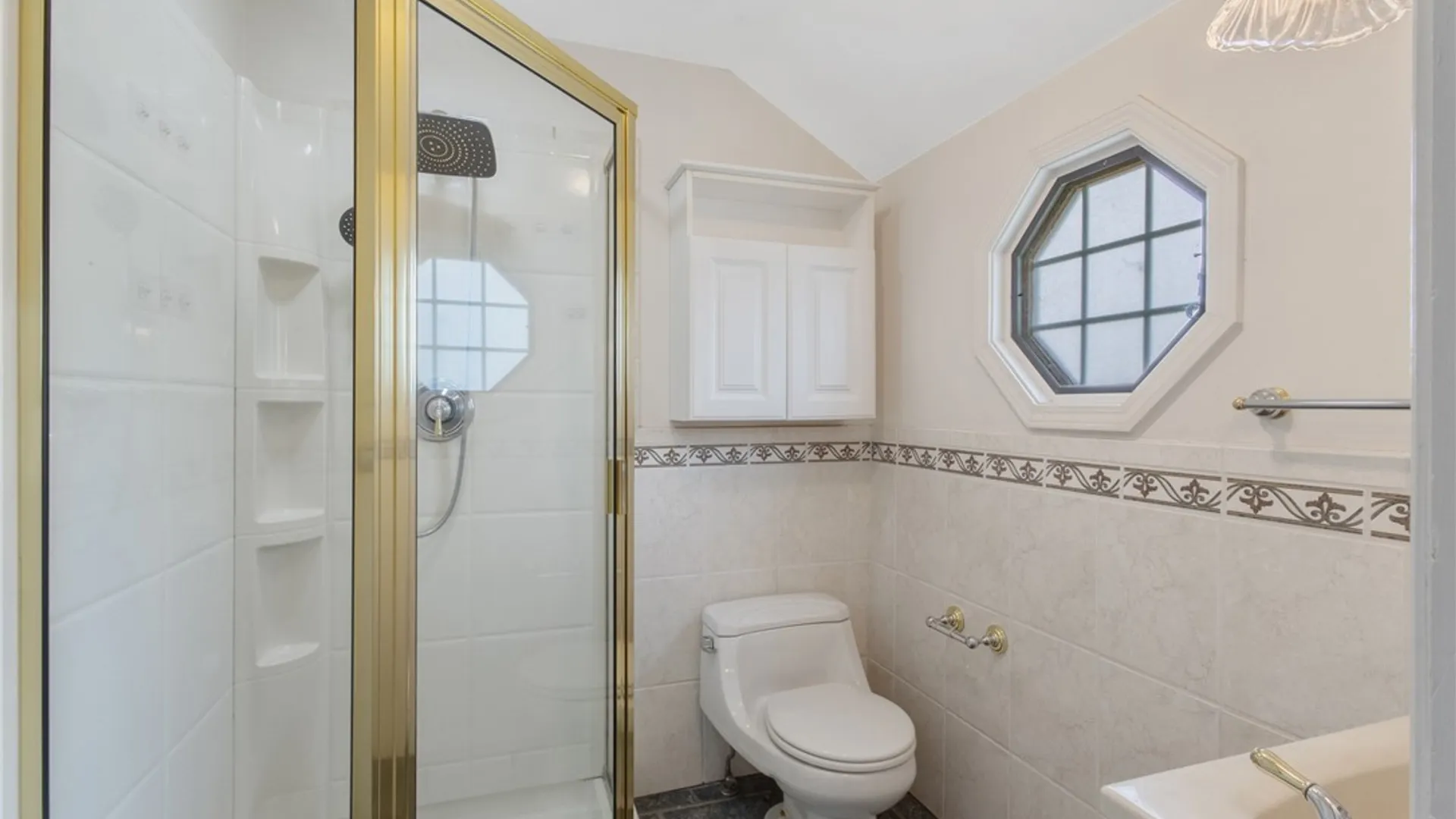 Property at 216 Strathmore Drive, Syracuse, NY 13207 33