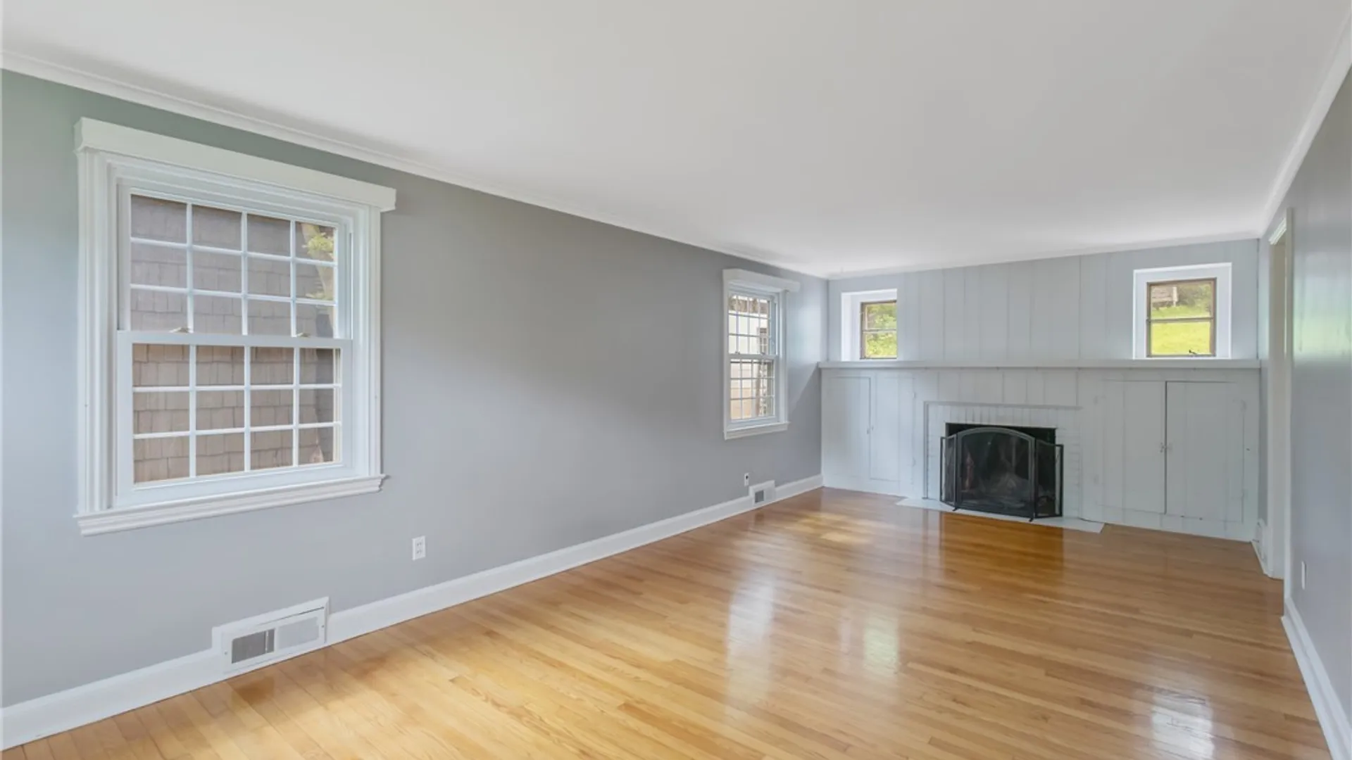 Property at 216 Strathmore Drive, Syracuse, NY 13207 4