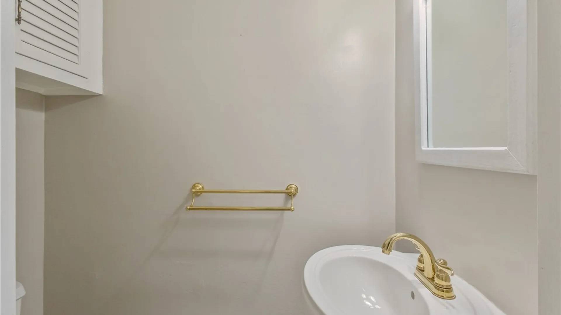 Property at 216 Strathmore Drive, Syracuse, NY 13207 8