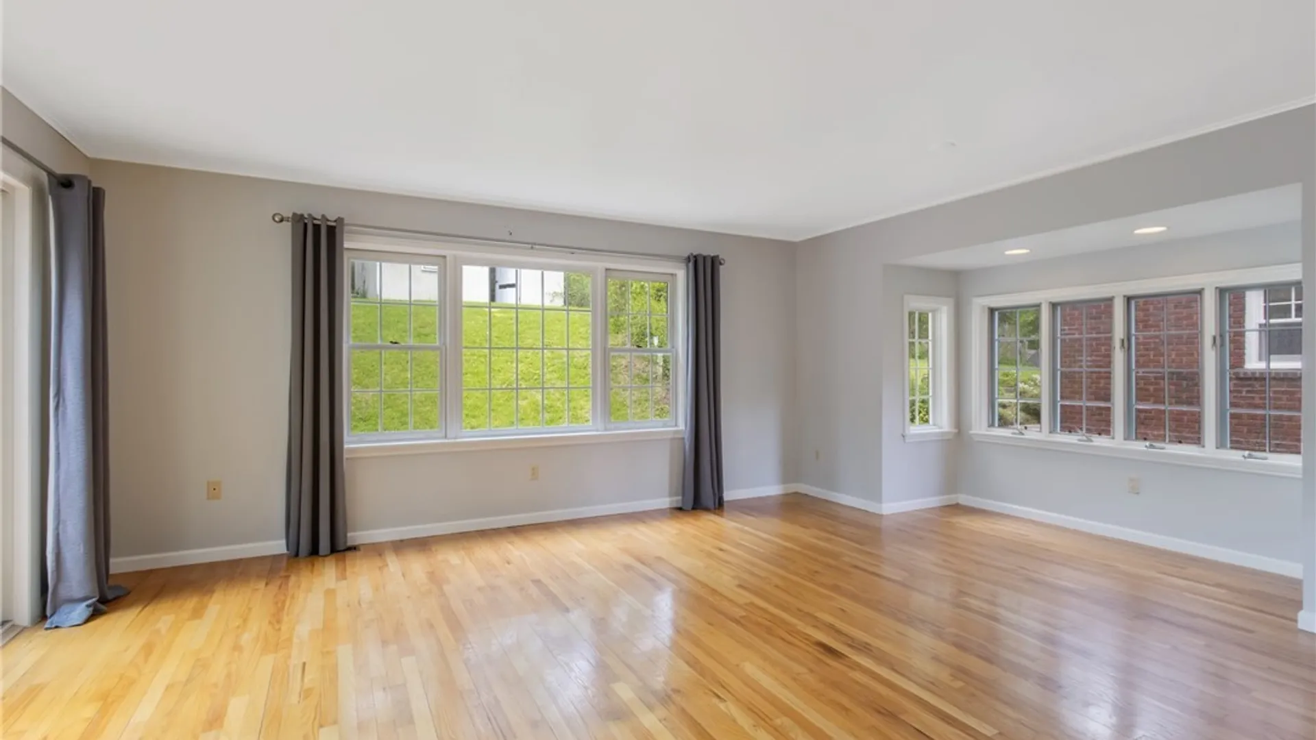 Property at 216 Strathmore Drive, Syracuse, NY 13207 9