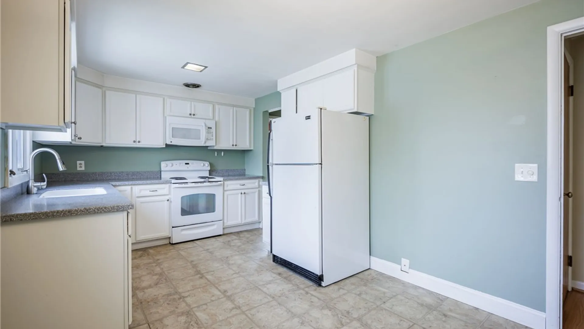 Property at 5 Bayberry Lane, Greece, NY 14616 10