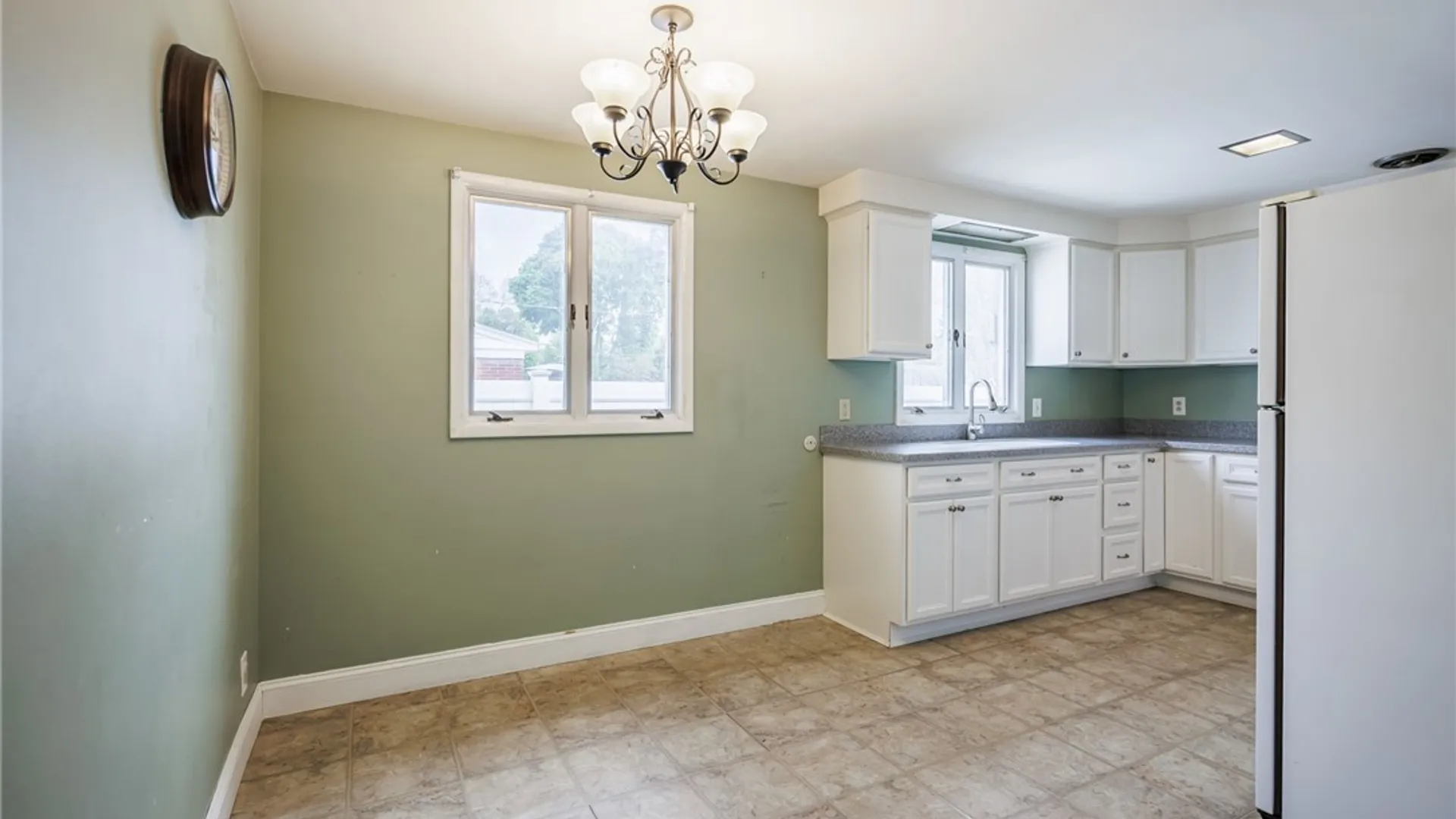 Property at 5 Bayberry Lane, Greece, NY 14616 11