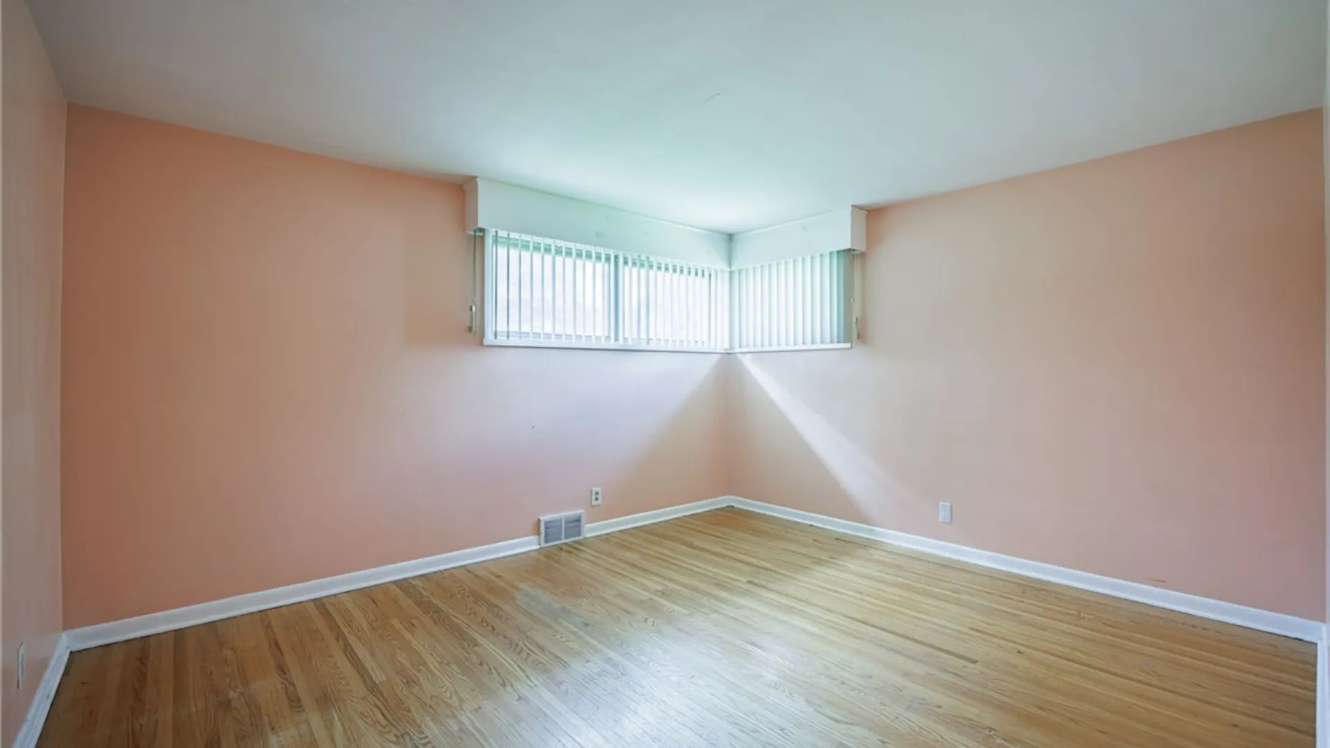 Property at 5 Bayberry Lane, Greece, NY 14616 15