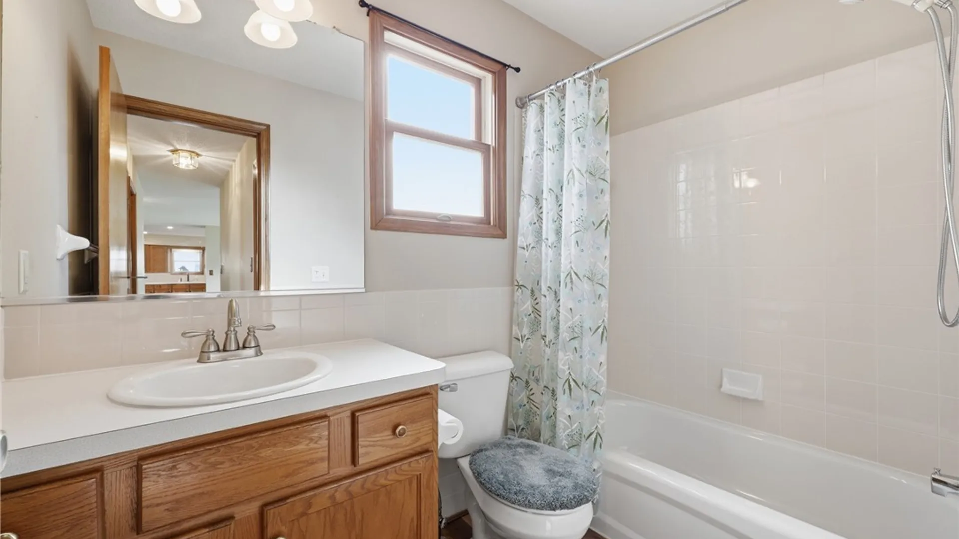 Property at 48 Elmleaf Dr, Cheektowaga, NY 14227 18